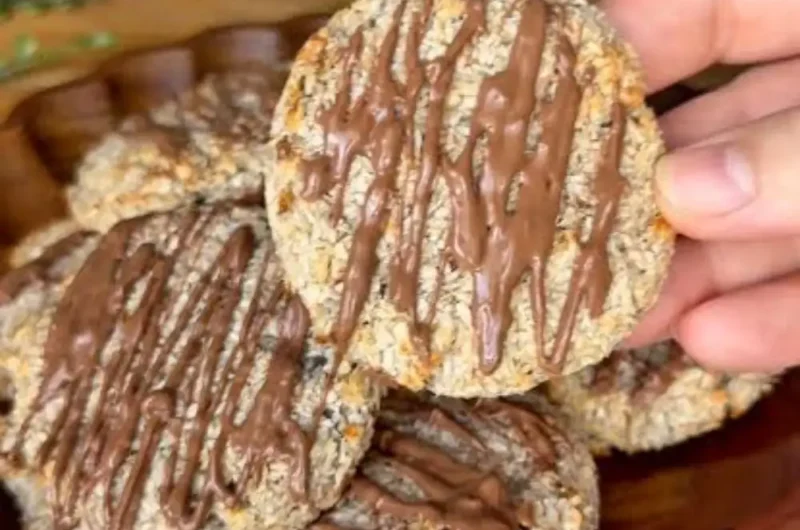 2-Ingredient Banana Coconut Cookies